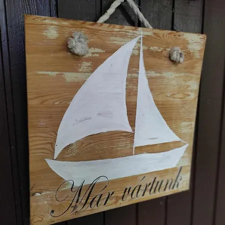 Gesztenyés üdülő Appartement Balatonudvari