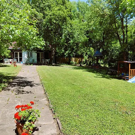 Gesztenyés üdülő Appartement Balatonudvari