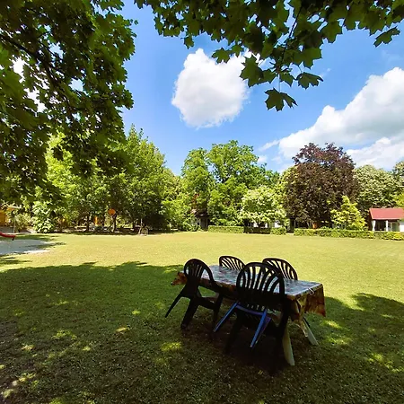Gesztenyés üdülő Apartman