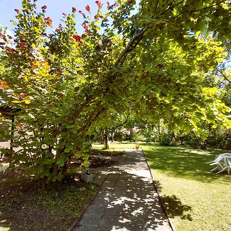 Gesztenyés üdülő Appartement Balatonudvari