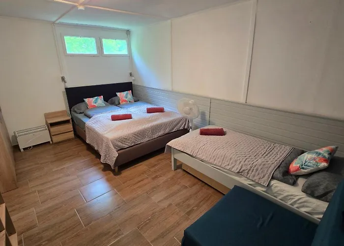 Gesztenyes Ueduelo Apartment *